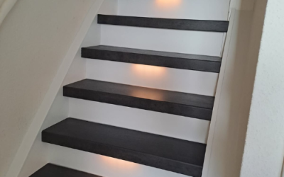 Zwart-wit of houtlook: perfecte kleuren voor je trap