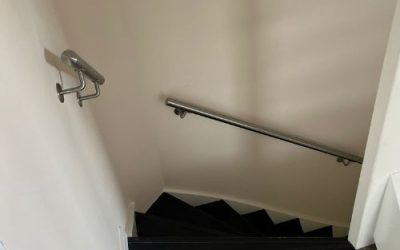 Veiligheid en stijl: trapleuningen van staal