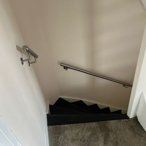 Veiligheid en stijl: trapleuningen van staal